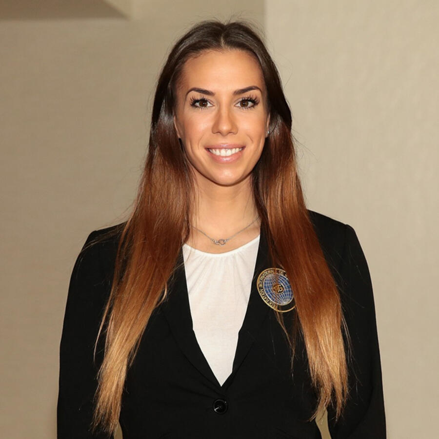 dora_hegyi